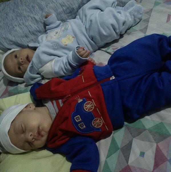 fffflorencia's tweet photo. Los amo hijos ! http://t.co/DSkh9FmC1x