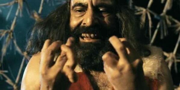 Annem " perdeleri as " dediğinde ben..