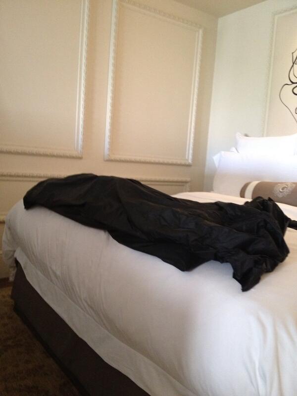 J2thecarpenter's tweet photo. My wardrobe for comic-con looks like a body bag. Fitting, no? http://t.co/2OEAyQ1ID4