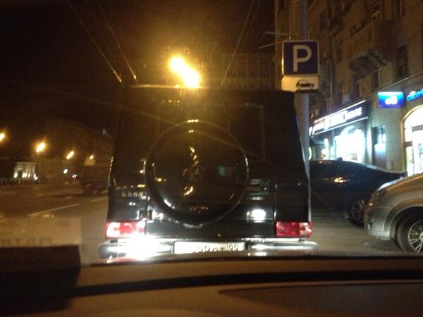BBCDanielS's tweet image. Man just drove up to ATM in this G Wagen. Was too drunk to operate machine. About to drive off again #moscow