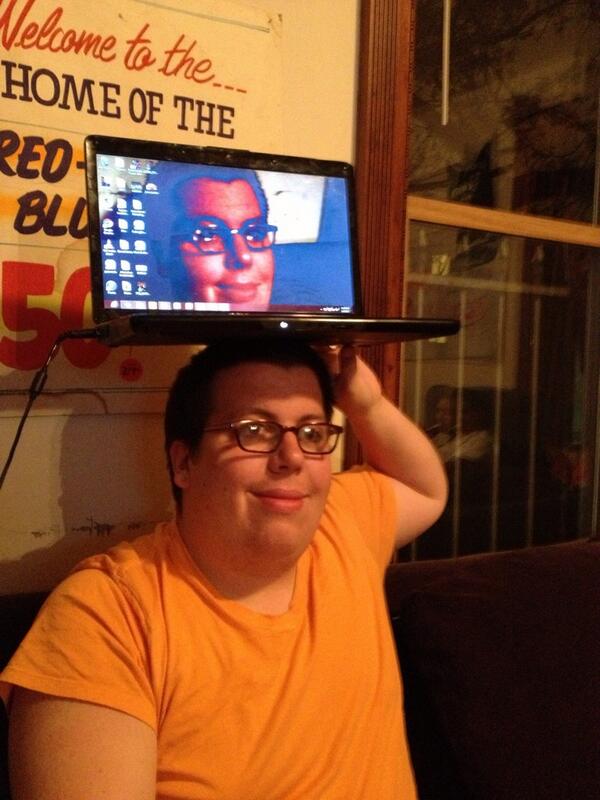 StuffOnJimmy's tweet photo. Tim's computer http://t.co/SjLsP1oVtG