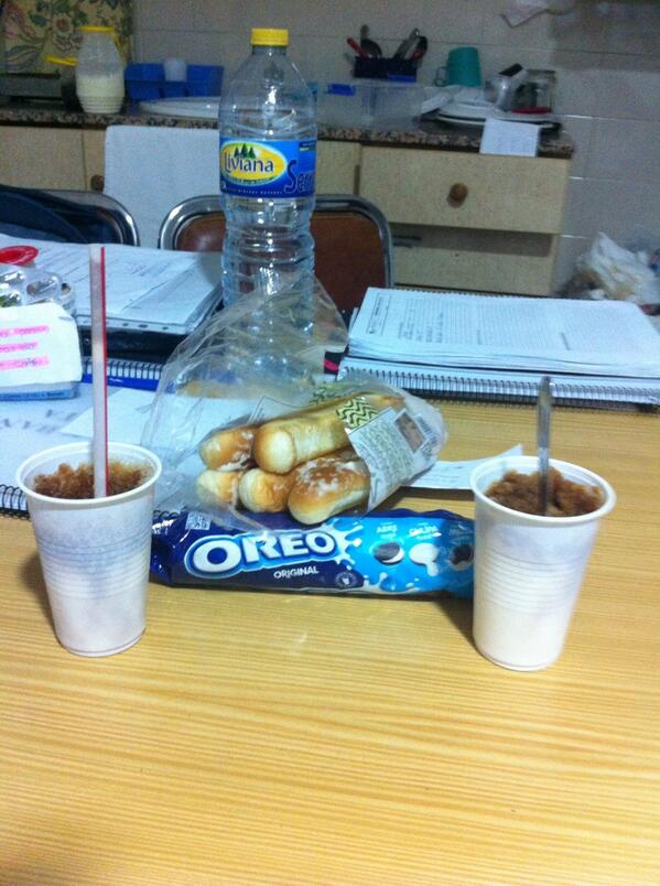 ainhoaMV's tweet photo. Que bien nos lo montamos el turno de noxe jajjaja con alex http://t.co/fNhO3kdXaM
