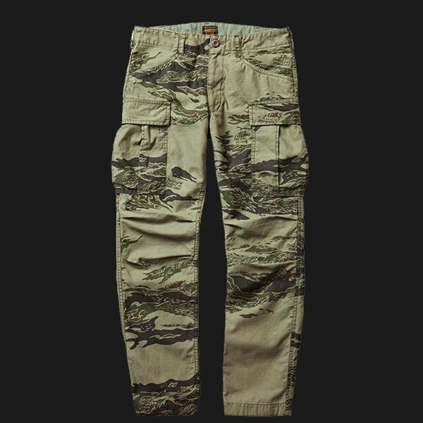 ContrabandTO's tweet photo. SSDD, Broken Tiger Camo BDU Trousers. #toronto #SSDD #FUCT #mensstyle #Camo #Tiger http://t.co/YFdKXkUWbb