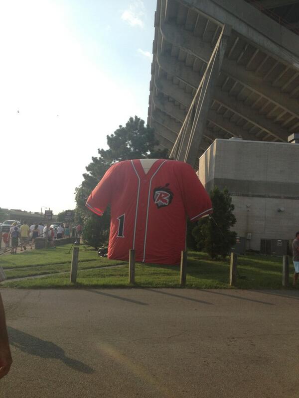 SMCRVA's tweet photo. We're at the Diamond! Tweet with #smcrva for a free @gosquirrels ticket! #rva http://t.co/rGIrGAm4NJ
