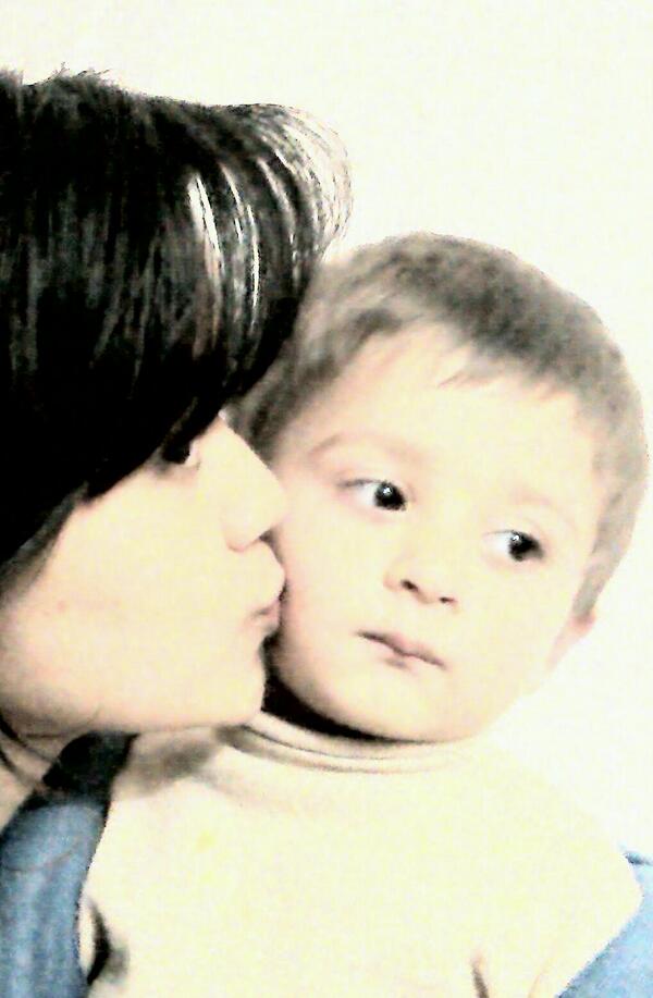 only can aunt can give hugs like a mother,keep secrets like a sisiter,and share love like a friend :) ILY nephew! http://t.co/vMvpZfCm6t