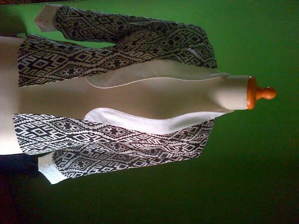 MeifyBoutique's tweet photo. Ethnic blazer, 1 pc left, size M, colour: navy blue, happy shopping! ayoo jgn sampai kehabisan, limited stock <3  <3 http://t.co/77QgCm7j1t