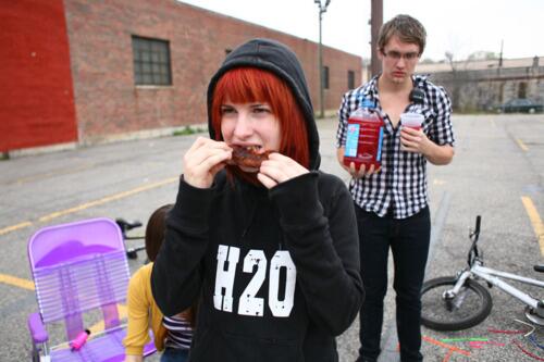 ThingsParamore's tweet image. ¿hambre?