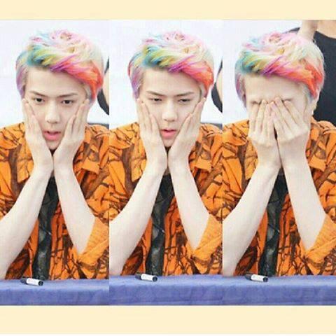 ON_KPOP's tweet photo. Sehun ga mau kalah imut sama Luhan,, :P http://t.co/CwpzkIBRCe