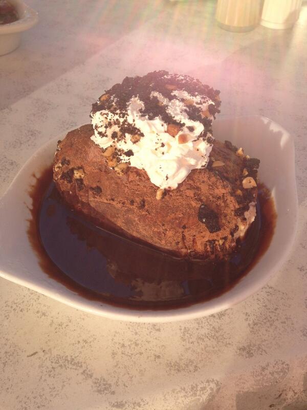 JustYourGirlK's tweet image. The famous ice cream potato! Only in Idaho, but they are amazing! 😍