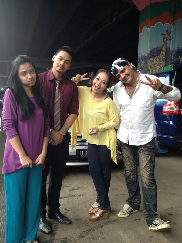 Wrap shooting "Cinta Itu Anugrah" :) hidup sehattt ga pulang pagi dong ,xoxo