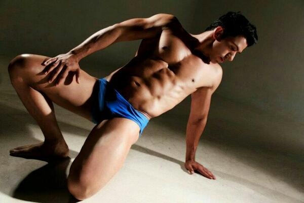 stripperecuador's tweet photo. http://t.co/p9V3purLGy http://t.co/vun22oYWJx