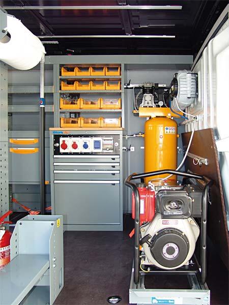 Storevanfr's tweet photo. Découvrez le fourgon de démonstration #StoreVan avec tout le matériel (meuble, compresseur, éclairage...) http://t.co/Yo9TjXehcX