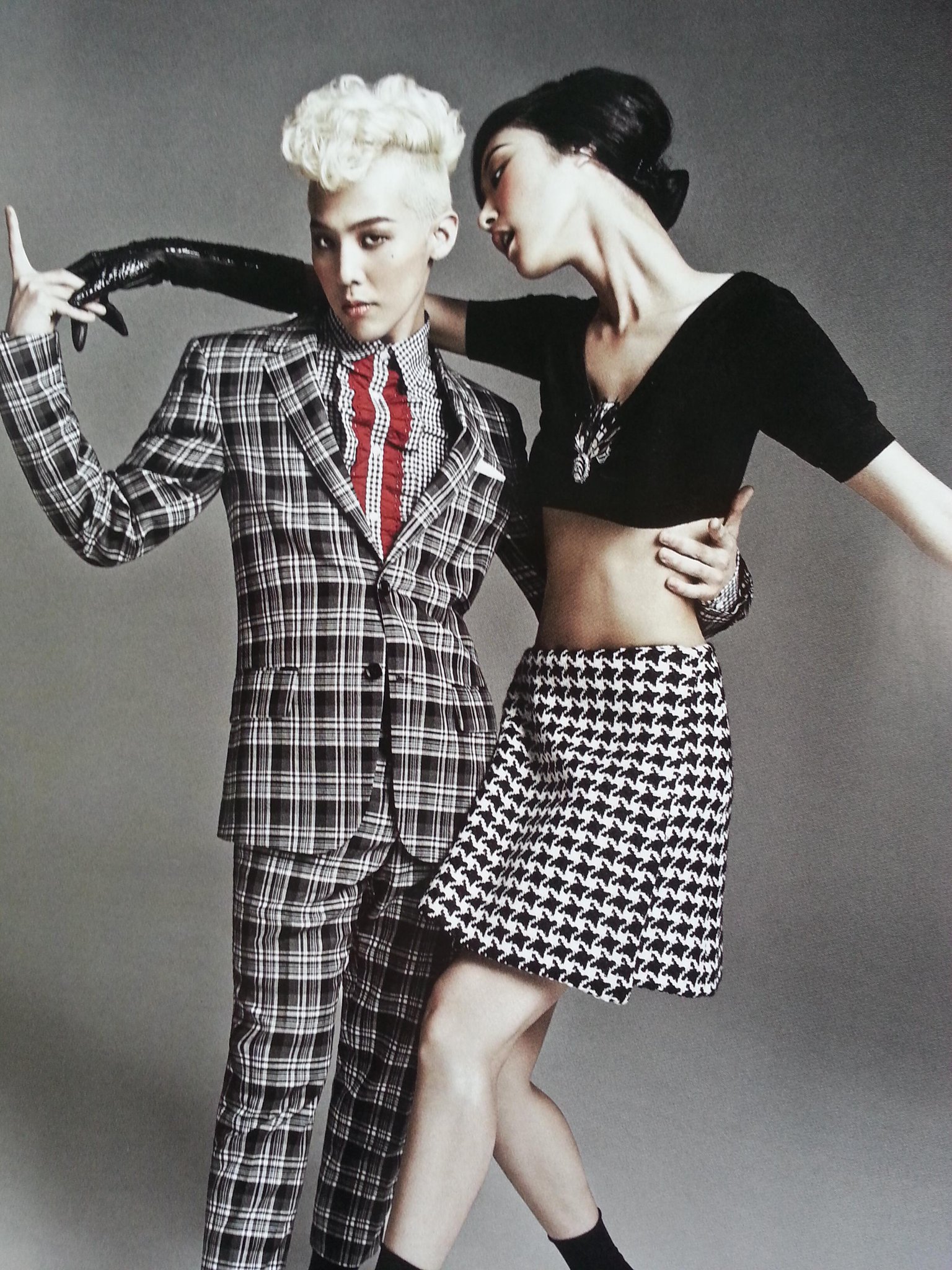 BPhmpbNCcAA1que.jpg:large