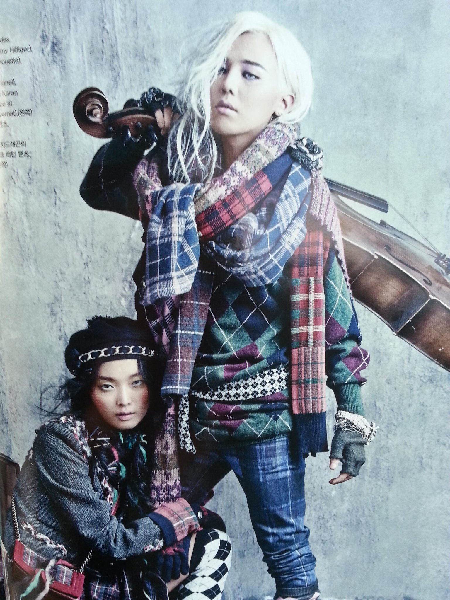 BPhoI2xCAAAVal1.jpg:large