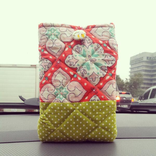 sewpassions's tweet photo. pouch bisa muat 2 gadget :) http://t.co/cLcz9kDvxh