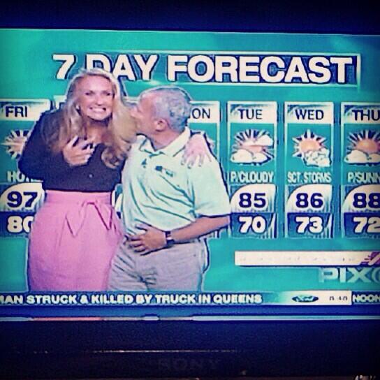 suzipfox's tweet image. Sunny HOT and always a chance of H! @_promo1 @balloonfest