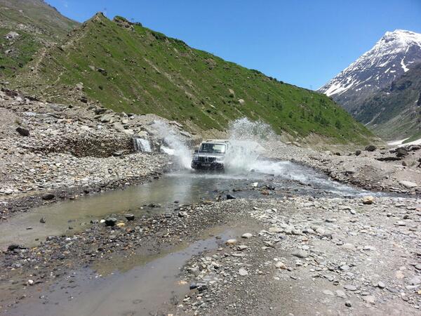 gurbirisru's tweet photo. @GulPanag sarchu to leh...off roading...awesome feeling http://t.co/ruC2KbvgTA