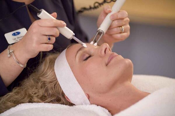 RedsHair's tweet photo. CACI - Non surgical facelift @ Reds
Course of 10 - £299 or trya a taster session for £30 #redsteam #CACIfacelift http://t.co/7tMmCifjzU