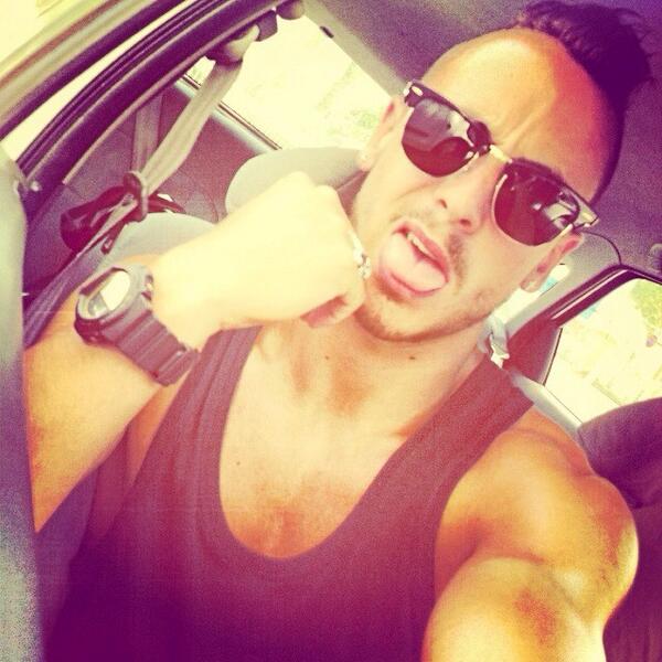 alexrainhadasi's tweet photo. #pp ?? http://t.co/HVR21bbMdc