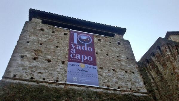 Arrivati a <a href="/ParcoPoesia/">Parco Poesia</a> appena in tempo... per ascoltare #VivianaNicodemo e #MiloDeAngelis