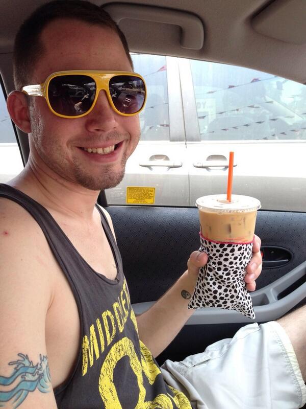 Pinot86's tweet photo. @TheRealAmandaB_ love the Drink Hanky Amanda!! http://t.co/Q8mnAL3Tqg
