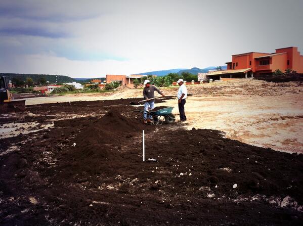 newgentgolf's tweet photo. Topsoil getting done!! #18fwy http://t.co/Bf34FO42Fa