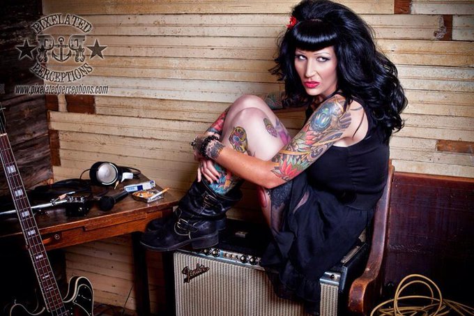 OLD shoot! pic/edit sent 2me I had never seen! http://t.co/0RlRJrjmwH
