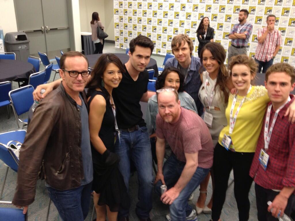 Marvel S Agents Of S H I E L D In The Green Room With Cast And Producers Http T Co Oztifaa4a0
