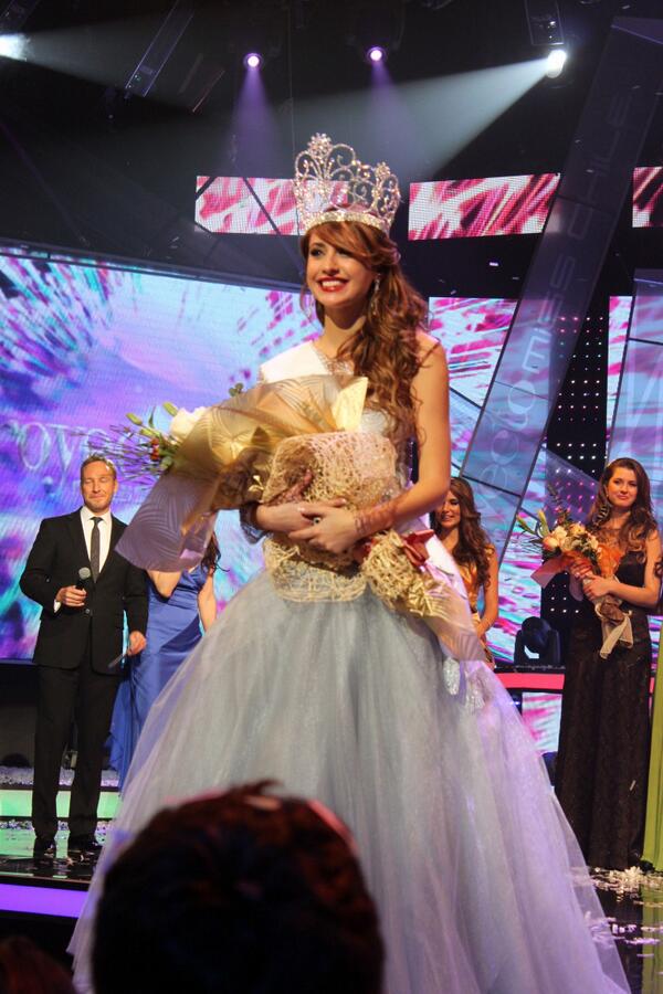 MissChile's tweet photo. Camila Andrade es nuestra #MissChile2013. Muchas felicitaciones y éxito en Miss Mundo!! http://t.co/NDX0Luk9BV