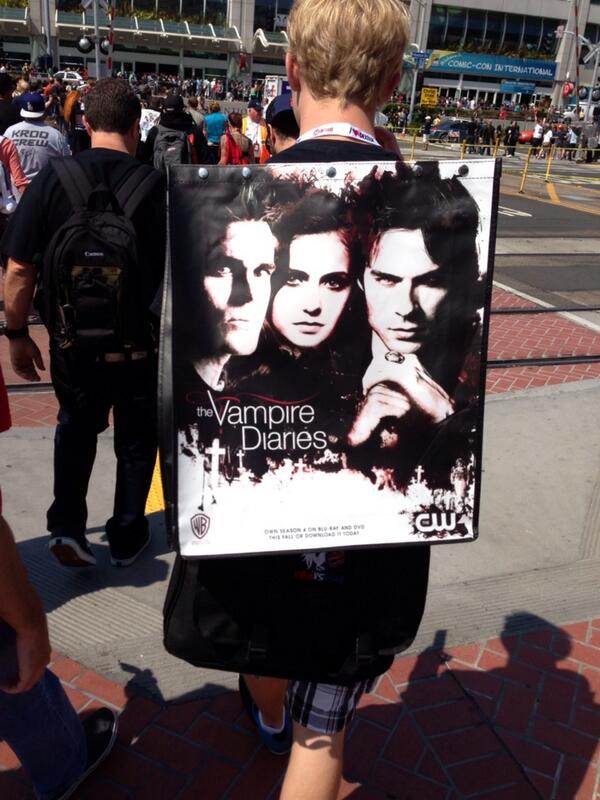 paulwesley's tweet photo. Comicon 2013 http://t.co/jrhbvBaHsB
