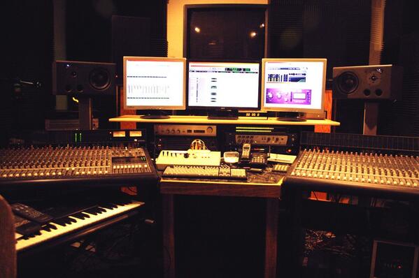 RdySetRevolt's tweet image. Good stuff in the works... #StudioTime