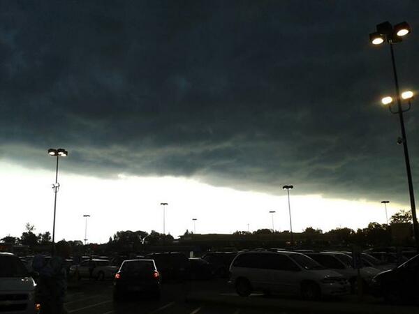 KateLoker's tweet photo. This is what we saw coming out of Walmart
in Brantford http://t.co/7GN9UztcAf