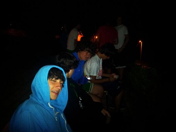 cmpusTorrlavega's tweet photo. Apurando la ultima noche http://t.co/176CbR6IK2