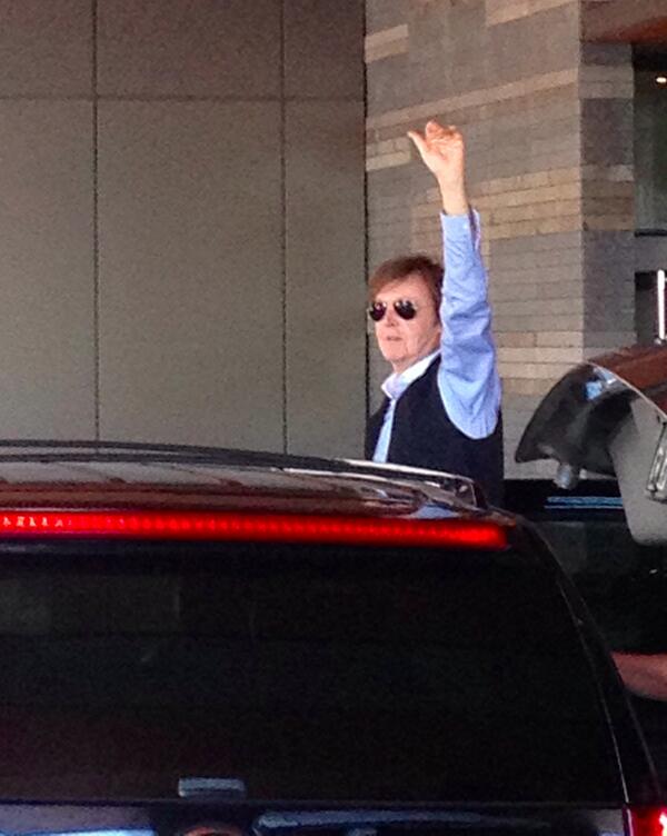 seattletimes's tweet image. RT @katrinabarlow: Knight sight! Paul McCartney in Seattle for tonight's Safeco concert. Photo by @EpsteinAlex: