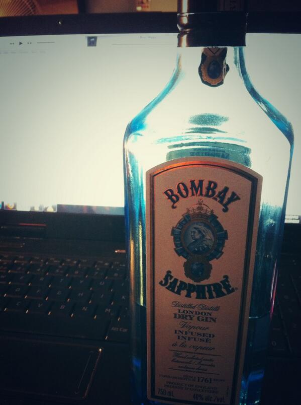 teardropwaves's tweet image. What you drinking? #bombaysippin