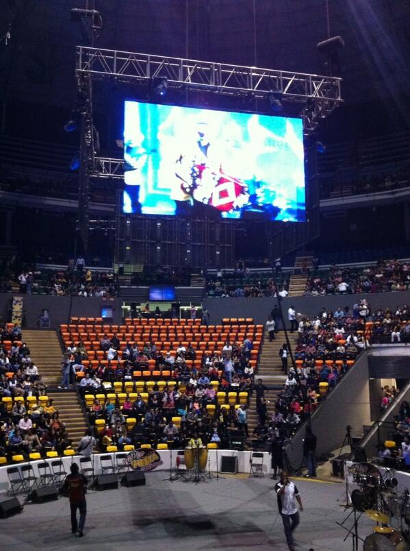 ETCHEVERRYGOL's tweet photo. Ahi se viene Espinoza Paz presentado Radiorama Bajio ! http://t.co/au1evjN9Nh