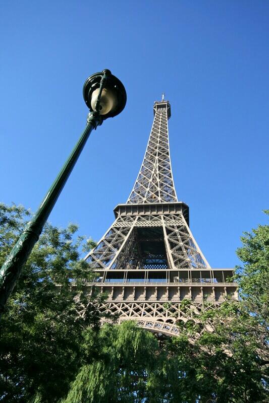 EiffelHolics_'s tweet image. Blue sky :)