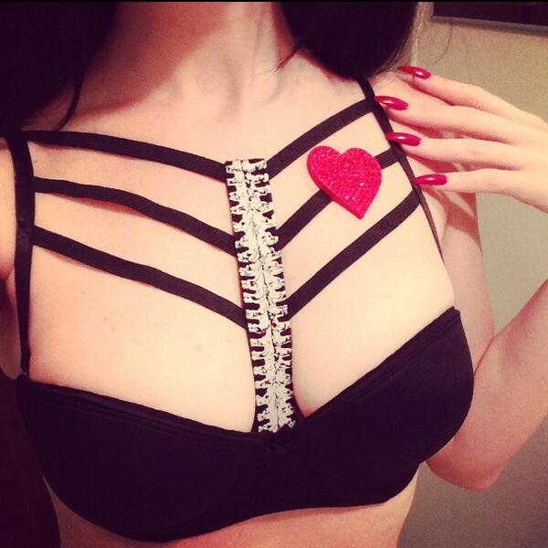 Velvet_Muse's tweet photo. NEW 'Die Die Darling' Cage Bra avail in the shop tonite! ❌⭕❌⭕ http://t.co/gj8SN2yQnQ http://t.co/mHbIVFEF0z
