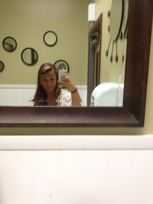 xxHRobb's tweet image. Still too little for the mirrors at Jakes #midgetproblems #thecoolmidget #notthatslut ✌
