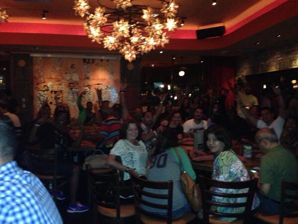 candyislandop's tweet image. After Party at Rocco's Tacos! #ViLife #itsBOUTtoGOdown #50Deep #AfterPartyBOOM!!!