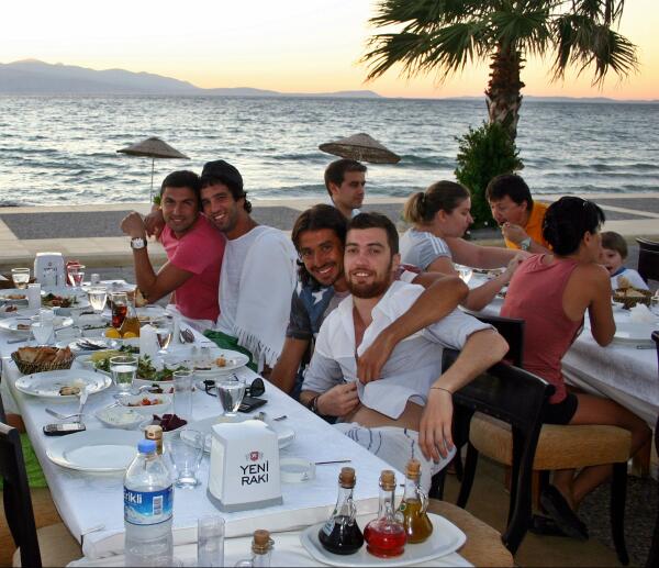 CesmeNet's tweet photo. Çeşme'de bu akşam nerede yiyeceğinizi mi düşünüyorsunuz? Restoranlar bölümümüze bir göz atın..
http://t.co/zxBtPD2okf http://t.co/tYOYBmOfjD