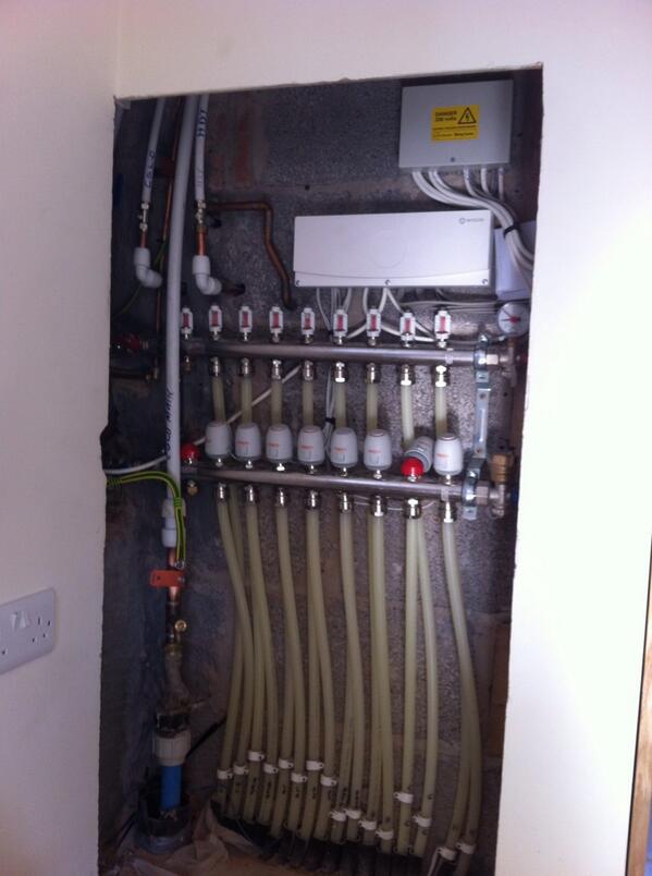 InlineMarc's tweet image. Underfloor heating all Complete. Don't expect they will be using it for a while in this heat.