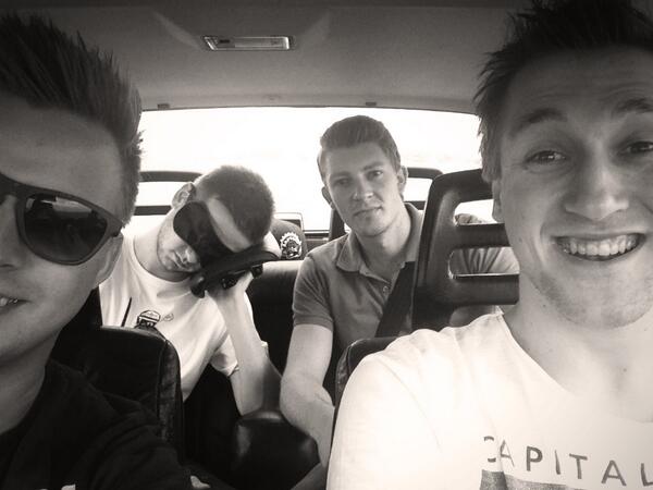 kesselss's tweet photo. Roaadtrip, avondje Utrecht leggo! @nnniek @SebasKlunder @hbraamhaar http://t.co/Y4n7RfSfzE