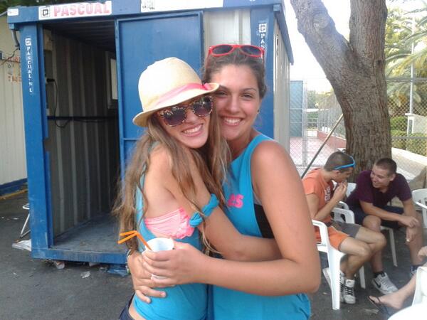 MartaRoda17's tweet photo. Último día y sin duda el mejor. #Paellas2013 #Barracons http://t.co/VfUohxYbCz