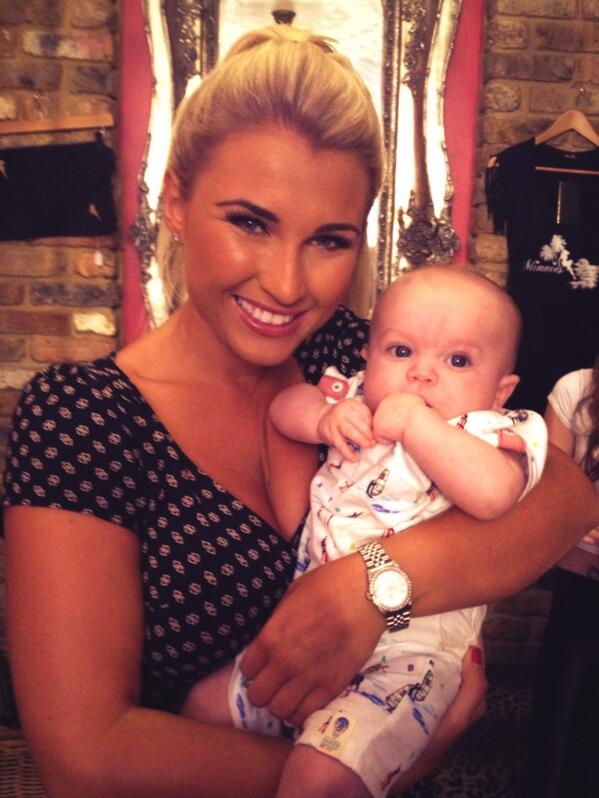 monforbesmitten's tweet photo. @BillieFaiers with baby William #ladies man http://t.co/2alpUKpoaD