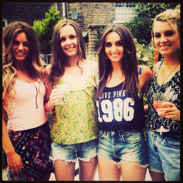katy23rose's tweet photo. This time last weekend #wireless #olympicpark @AbiLambden @kbraddders @nia_rawlins @lucylovessw4 roll on SW4!! http://t.co/LbFLtKv39R
