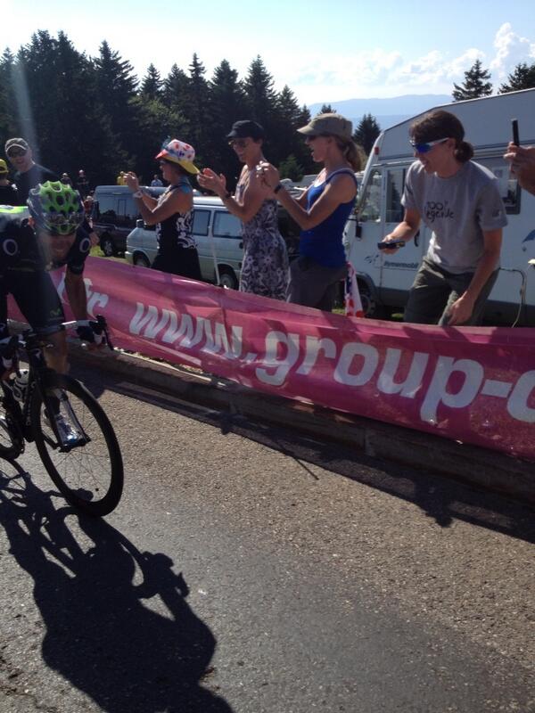 JMurkowski's tweet image. The gals cheering on the final climb of the tour.