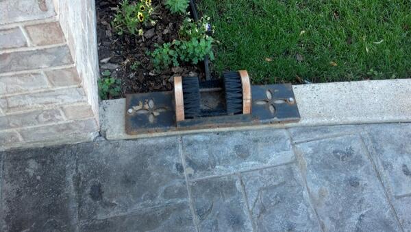 wadesmom's tweet image. Don't see these at Vegas hotels! #mudscraper #Utah