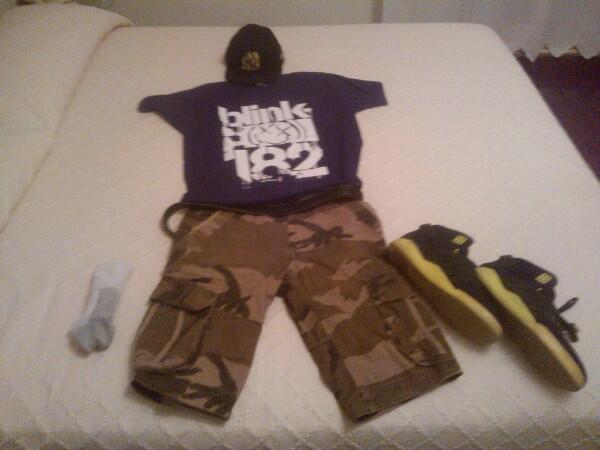 NickGiulio's tweet photo. I'm ready!!! #familylife #blink182 #newera http://t.co/kn1TIWPMzC
