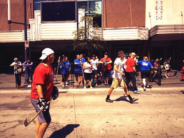 larisagor's tweet photo. Watching street hockey! Great event for a great cause @fiveholeforfood #FHFF event the mayor comes to play! http://t.co/qipnb6029v